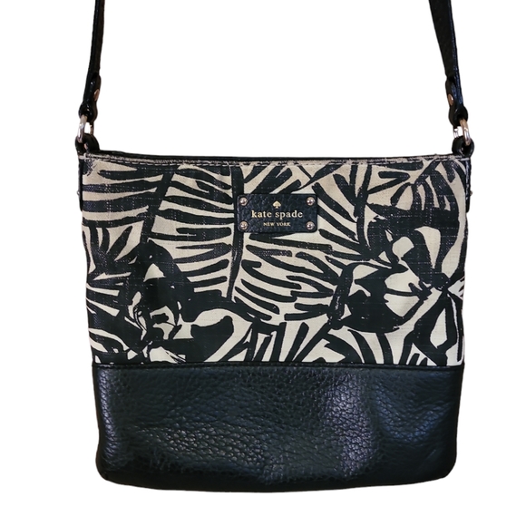 kate spade Handbags - Kate Spade Black and White Crossbody Bag